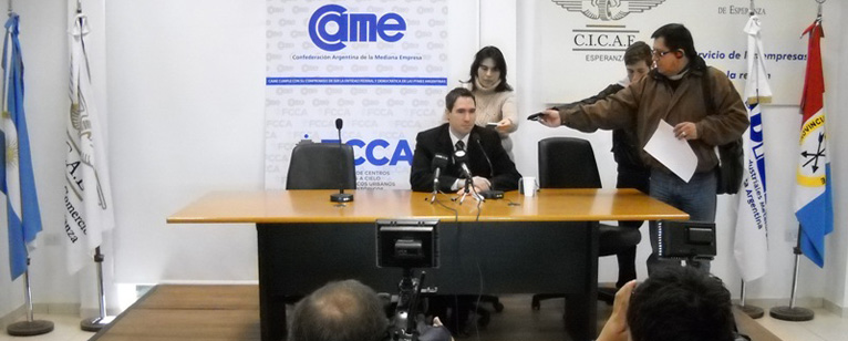 Conferencia de prensa en el CICAE