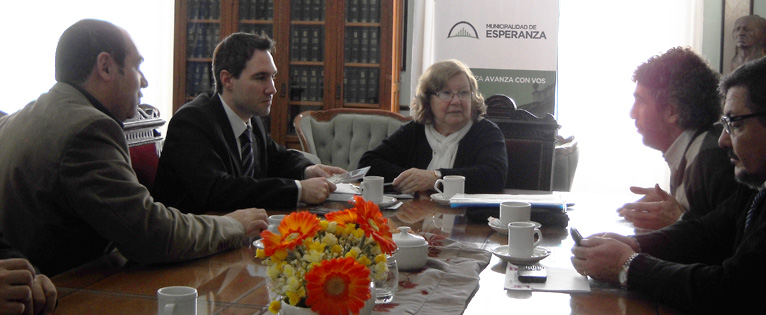 Di Pace con la Intendente de Esperanza