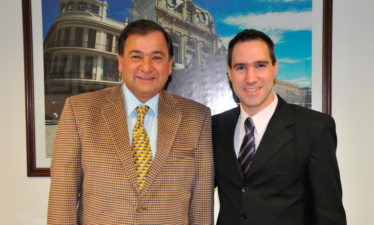 Damian Di Pace con el Intendente de Salta